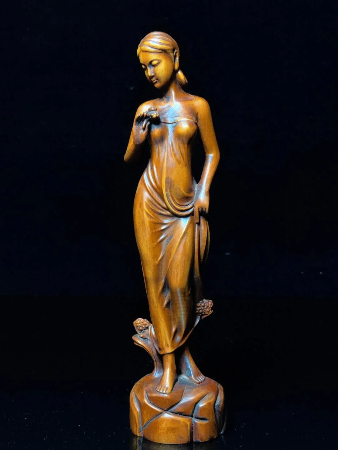 Boxwood Sexy Girl Netsuke Figurine – Japanese/Chinese Miniature