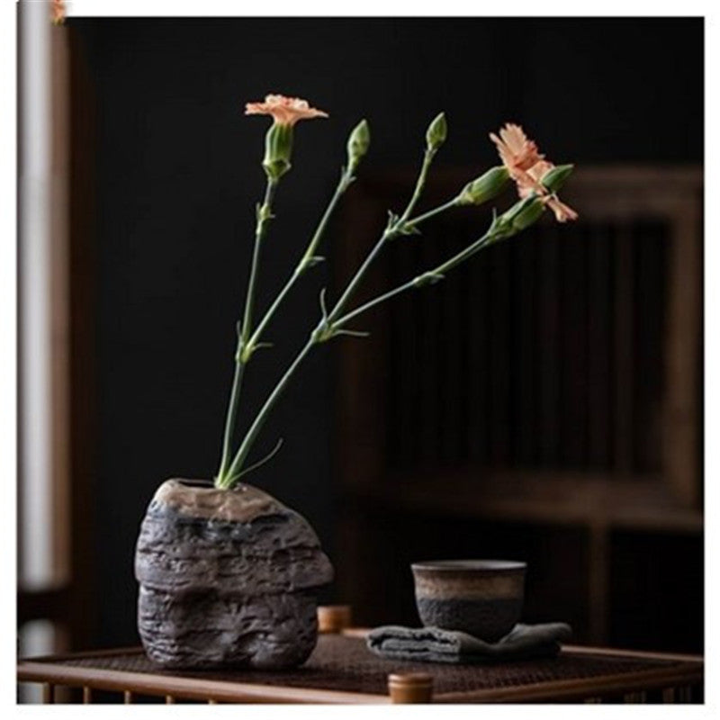 Gold Japanese Zen Art Vase – Minimalist Ceramic Bud Vase (3 Shapes)