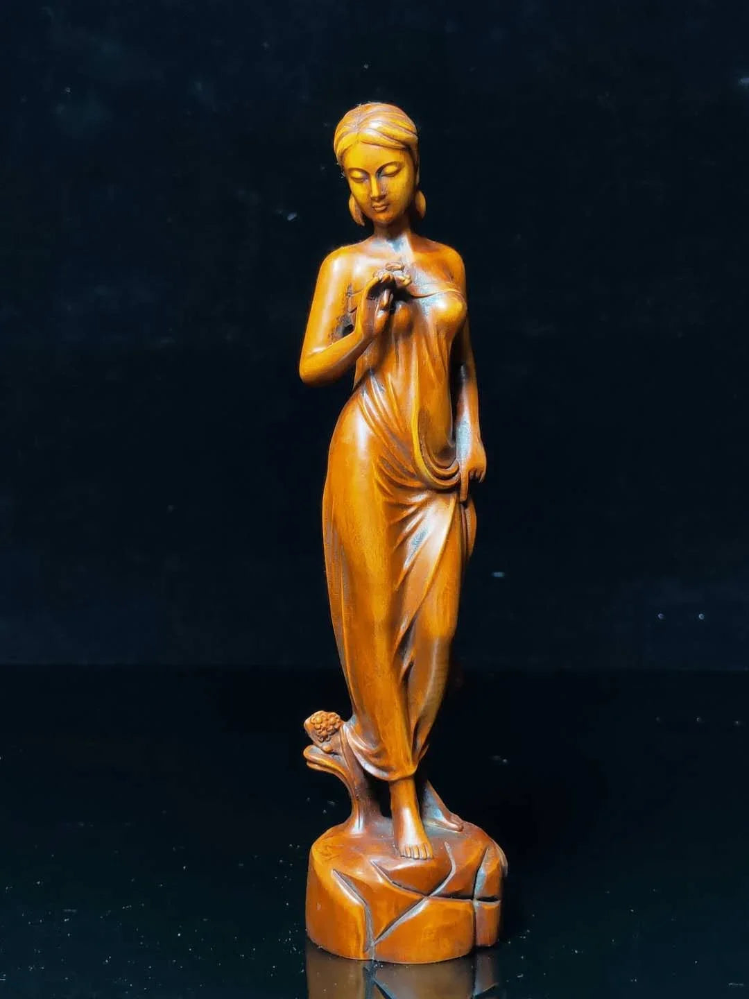 Boxwood Sexy Girl Netsuke Figurine – Japanese/Chinese Miniature