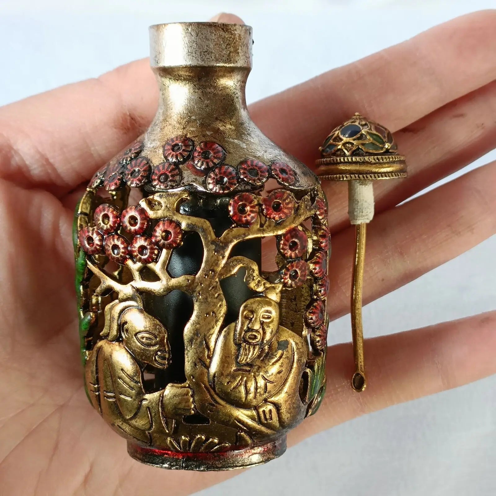 New Openwork Inlaid Tibetan Silver and Enamel Snuff Bottle – Handcrafted Copper Collectible