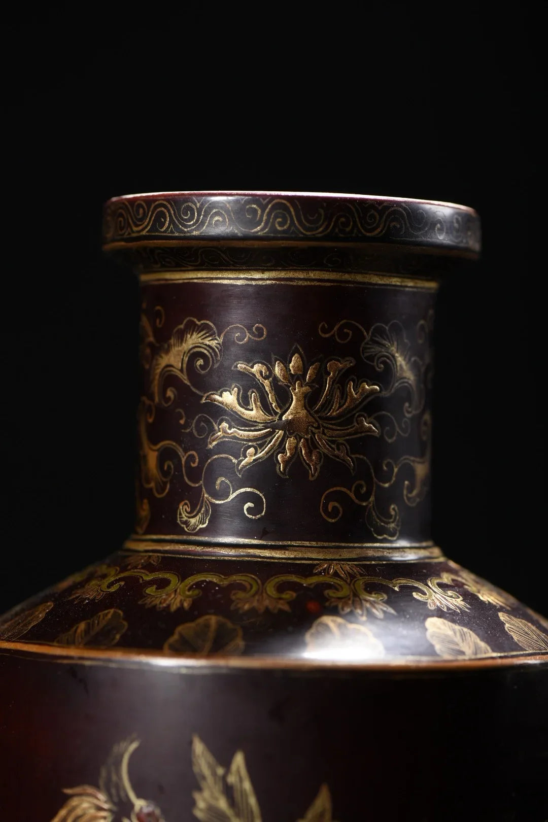 Pair of Tibetan Temple Vintage Porcelain–Lacquerware Vases – Gold Phoenix & Peony (22cm)