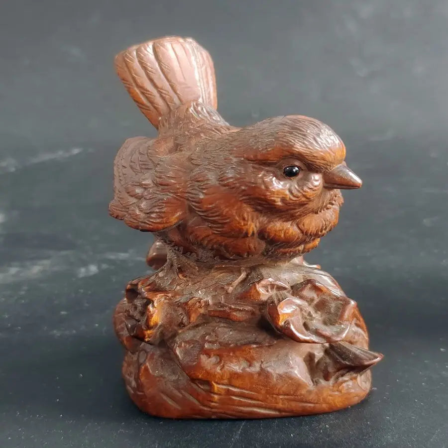 Boxwood Magpie Netsuke Figurine – Chinese Collectible Miniature