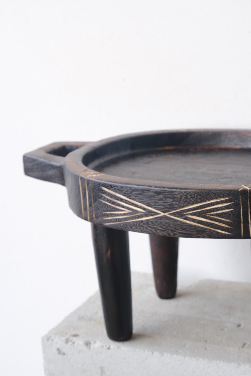 Wabi-Sabi Ornament Beech Tray With Black Geometric Handle