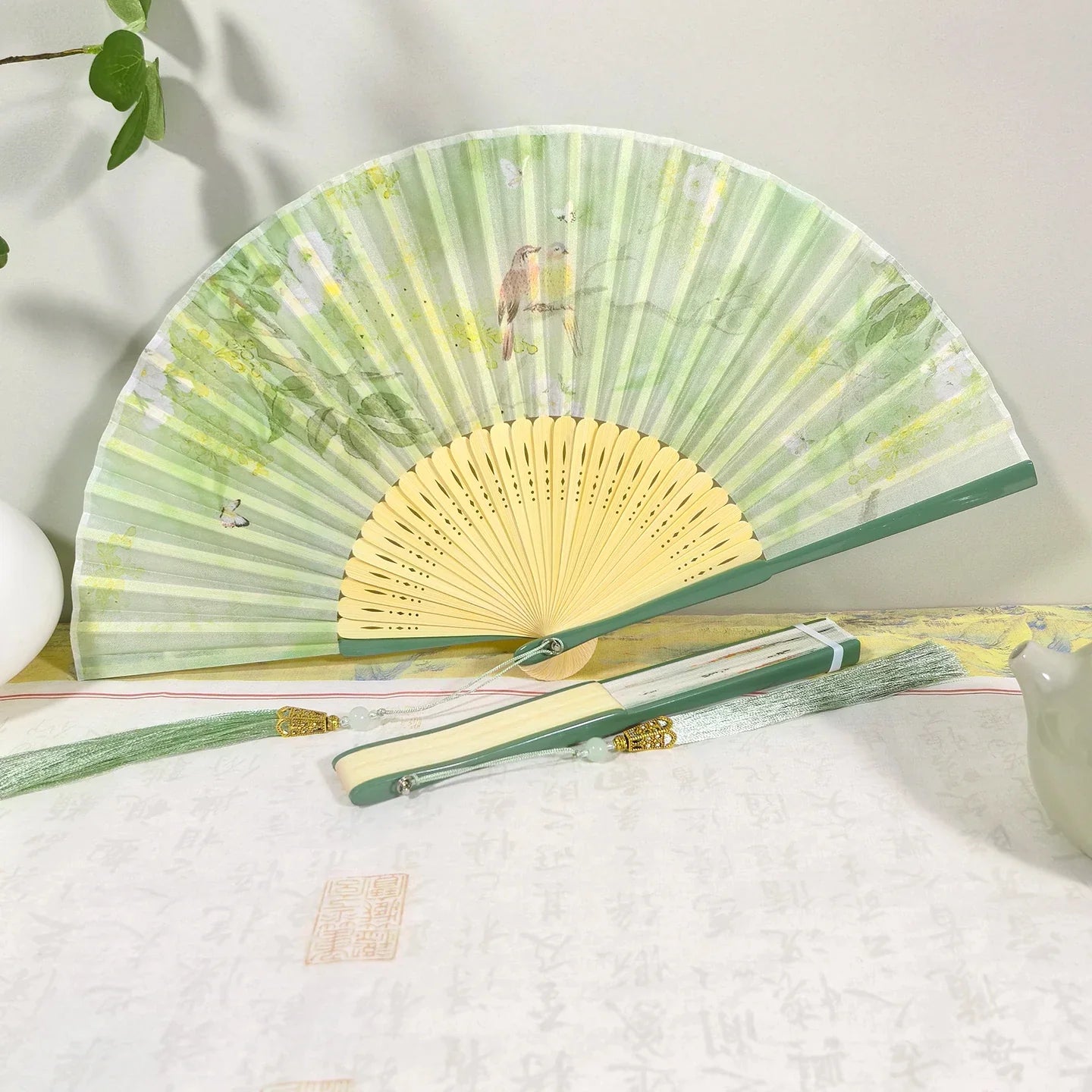 Classical Chinese Sle Roasted Paint Fan Faion ow Props  Hanfu Flower Bird Fans Photoaphy Props Bamboo Fans