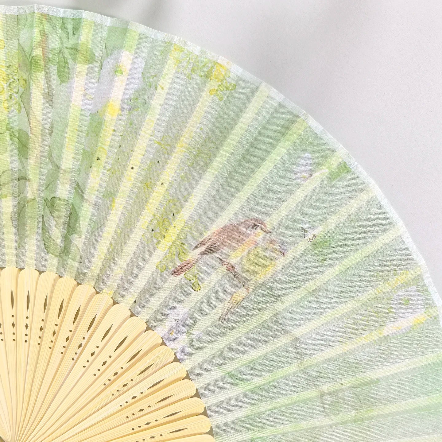 Classical Chinese Sle Roasted Paint Fan Faion ow Props  Hanfu Flower Bird Fans Photoaphy Props Bamboo Fans