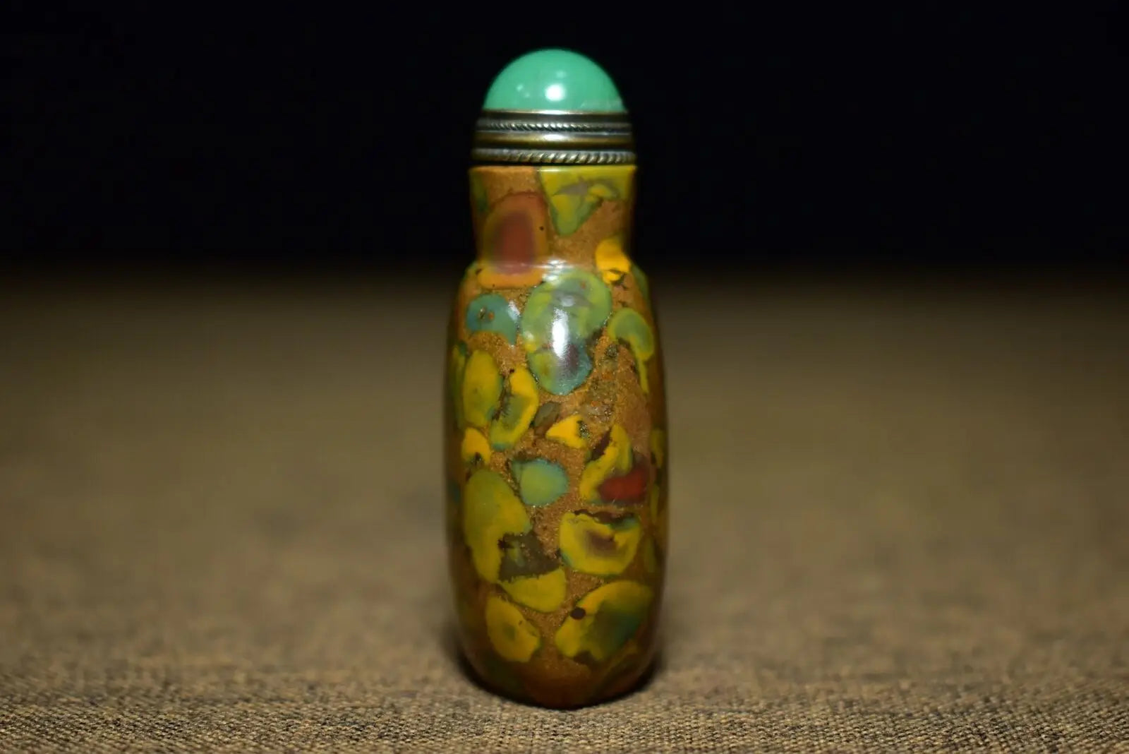Chinese Classic Natural Agate Snuff Bottle – Carved Exquisite Patterns