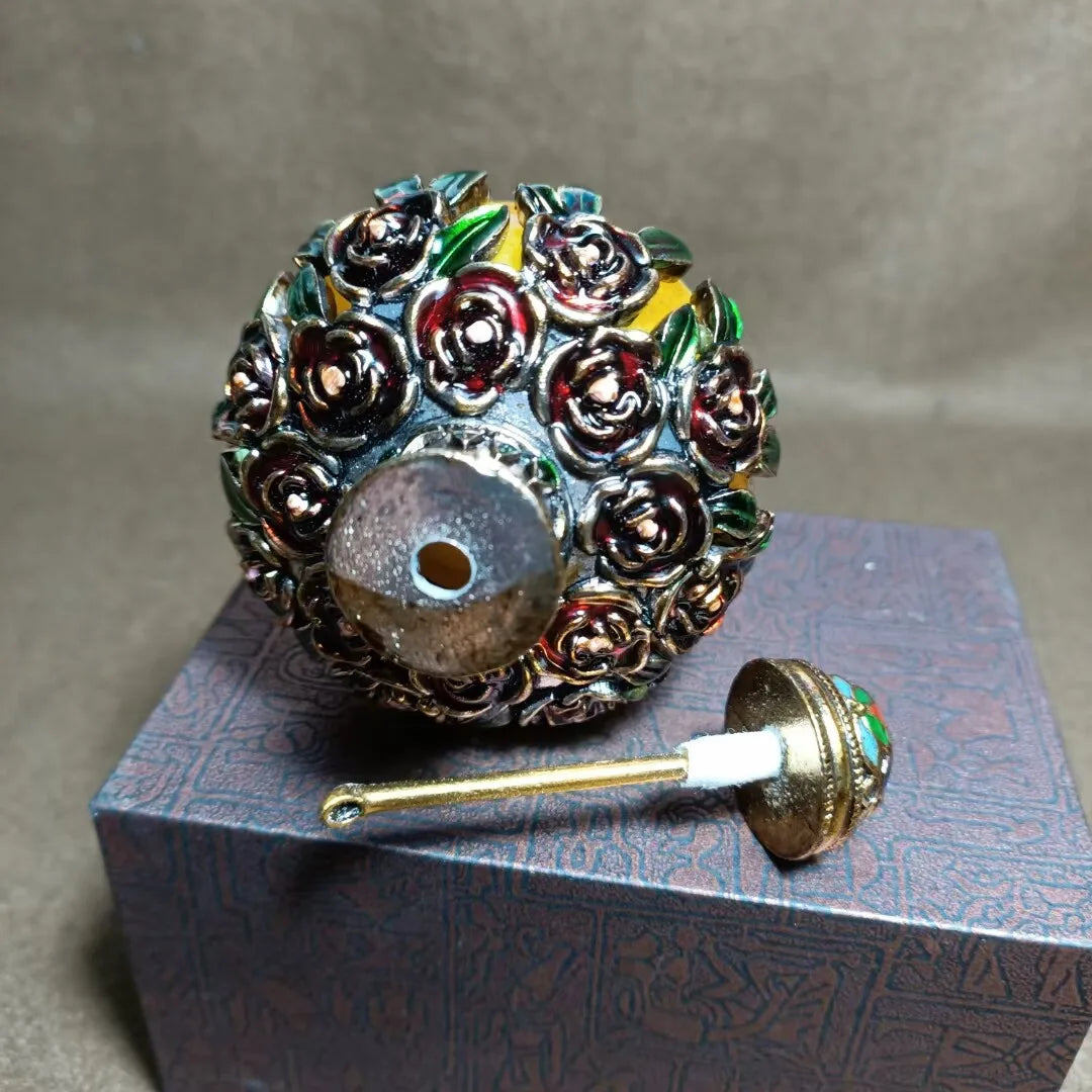 Rose‑Pattern Copper‑Inlaid Snuff Bottle – Chinese Handmade Collectible
