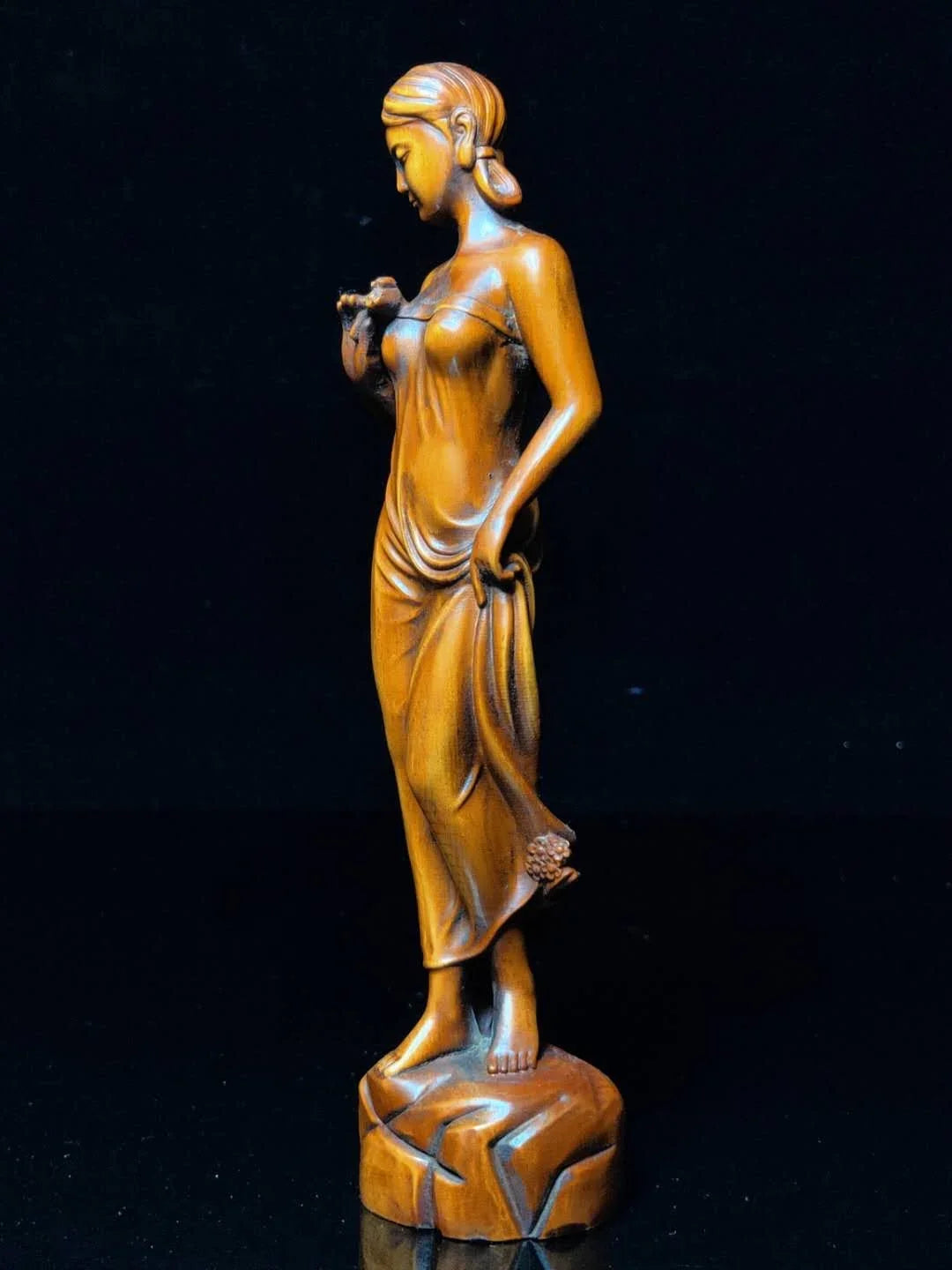 Boxwood Sexy Girl Netsuke Figurine – Japanese/Chinese Miniature
