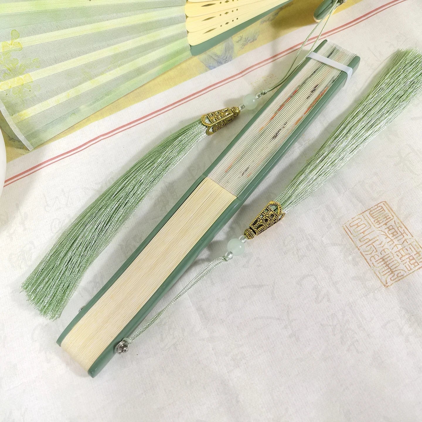 Classical Chinese Sle Roasted Paint Fan Faion ow Props  Hanfu Flower Bird Fans Photoaphy Props Bamboo Fans