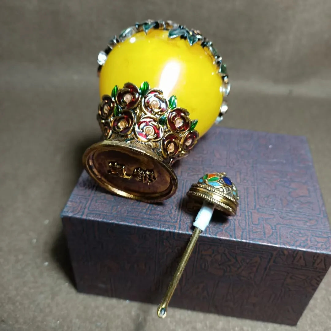 Rose‑Pattern Copper‑Inlaid Snuff Bottle – Chinese Handmade Collectible