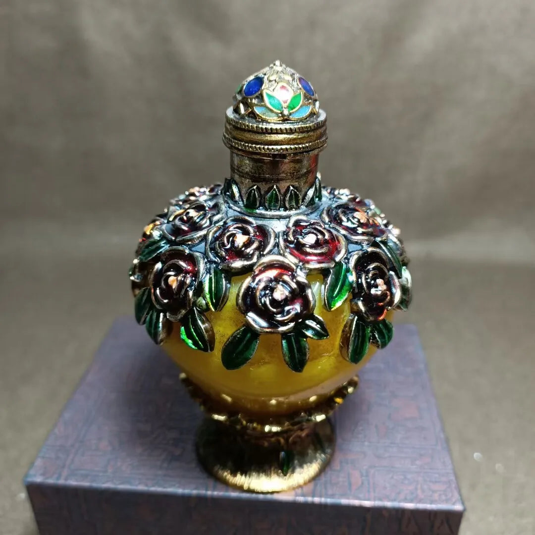 Rose‑Pattern Copper‑Inlaid Snuff Bottle – Chinese Handmade Collectible