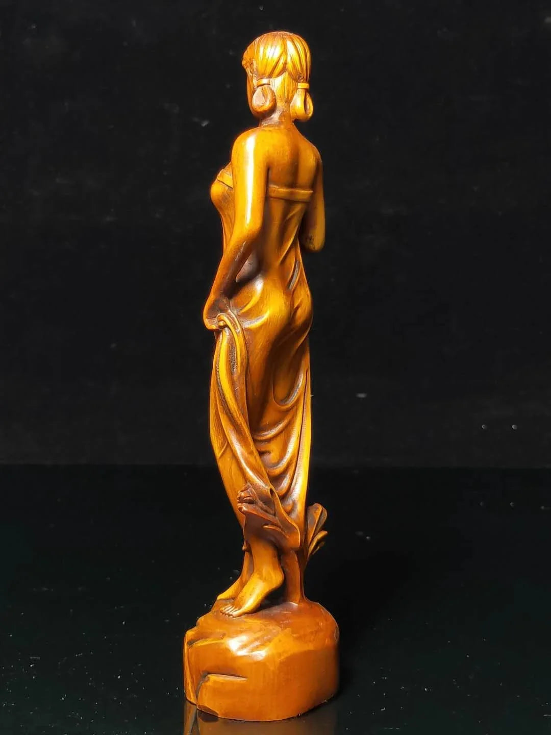 Boxwood Sexy Girl Netsuke Figurine – Japanese/Chinese Miniature