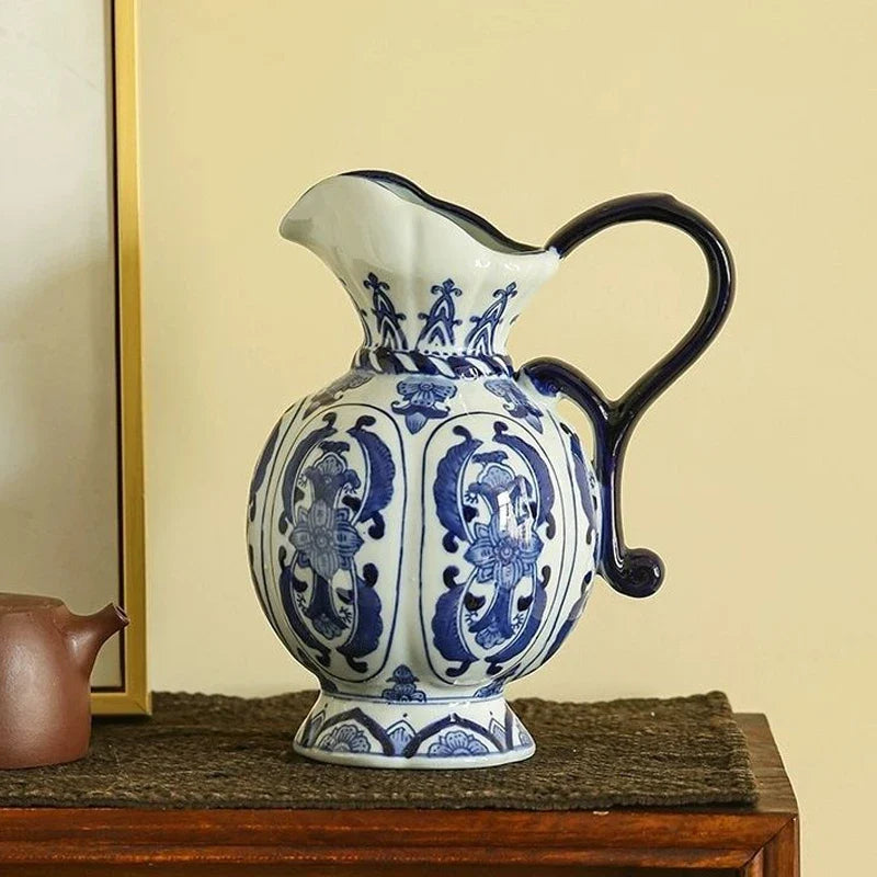 Exquisite Blue-and-White Porcelain Vase – Antique-Style Flower Container
