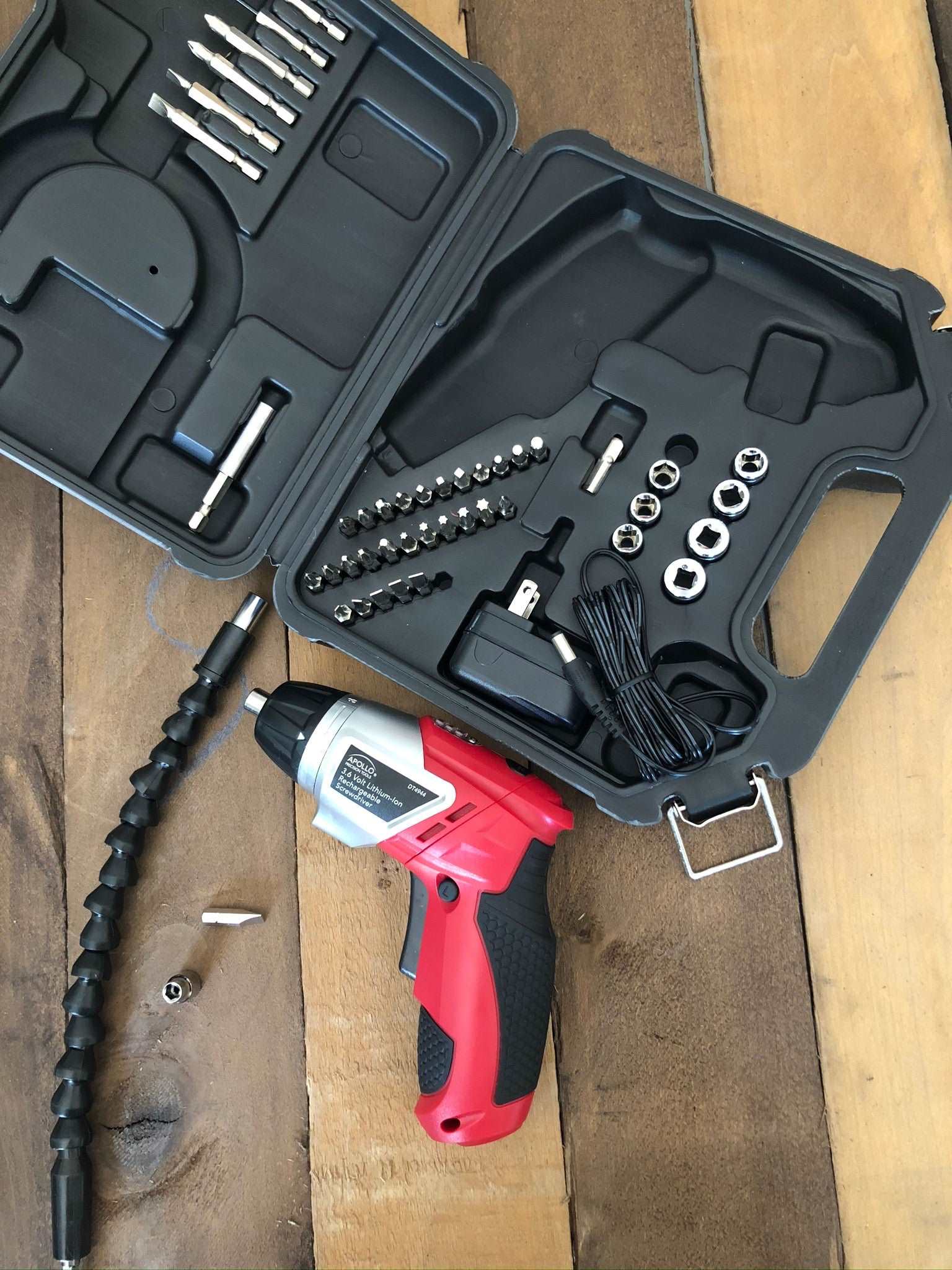 3.6 Volt Lithium-Ion Rechargeable Screwdriver with 45 Pieces Accessory Set - DT4944