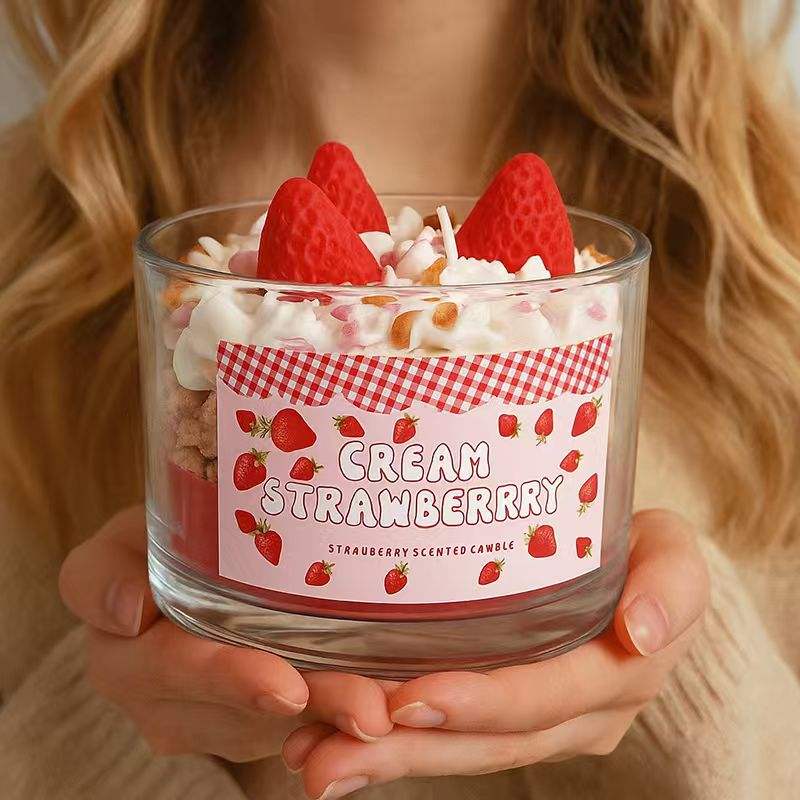Handmade Dessert‑Shaped Scented Candle – Soy‑Wax Patisserie with Fruity & Cozy Scents