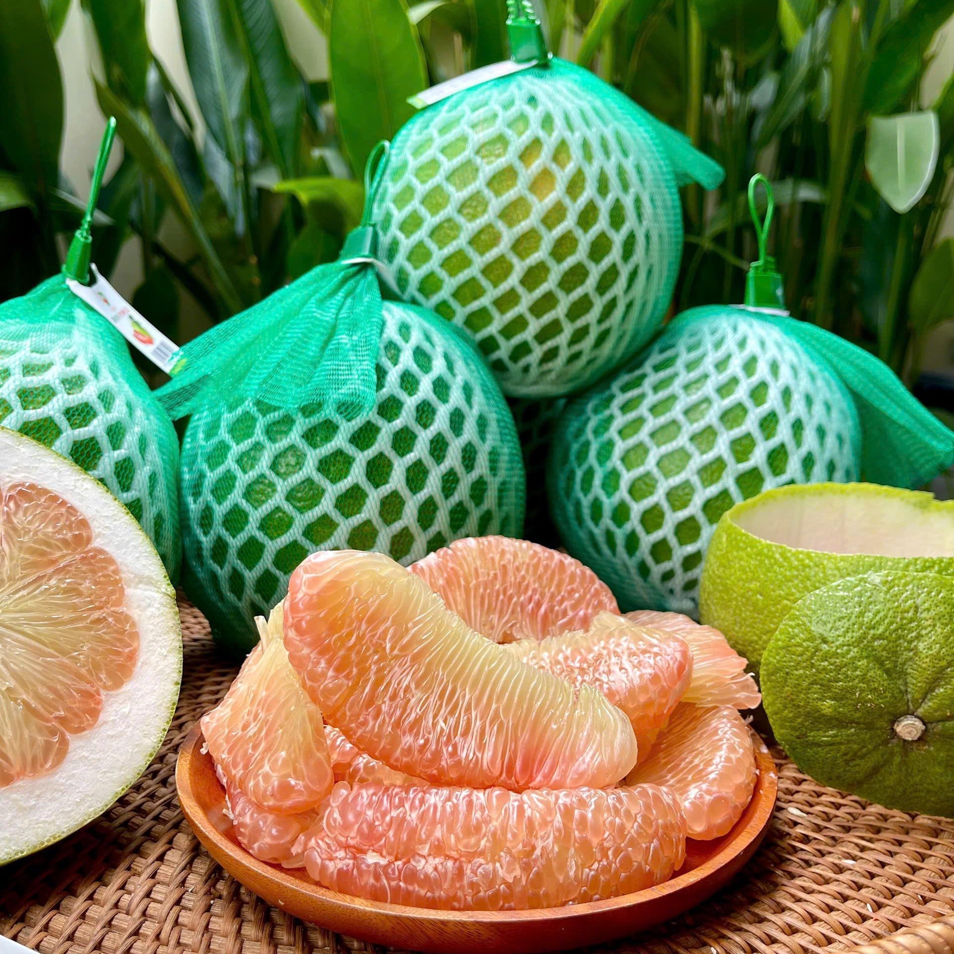 Fresh Premium Emerald Pomelo - Whole Case 24.25lbs