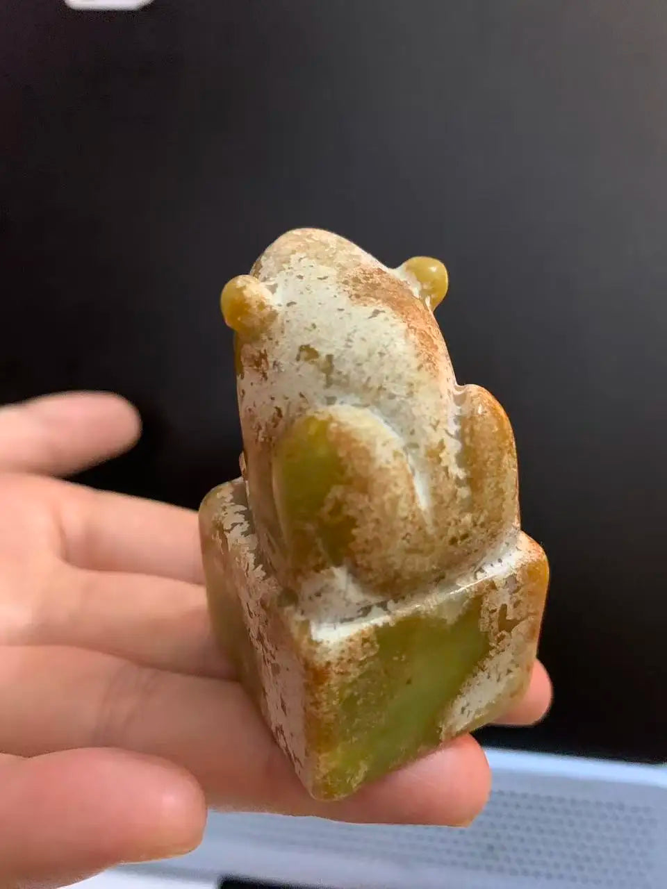 HeTian Jade Fish Statue – Han Dynasty Style