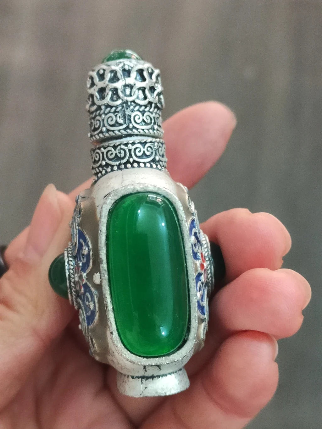 Rose‑Pattern Copper‑Inlaid Snuff Bottle – Chinese Handmade Collectible