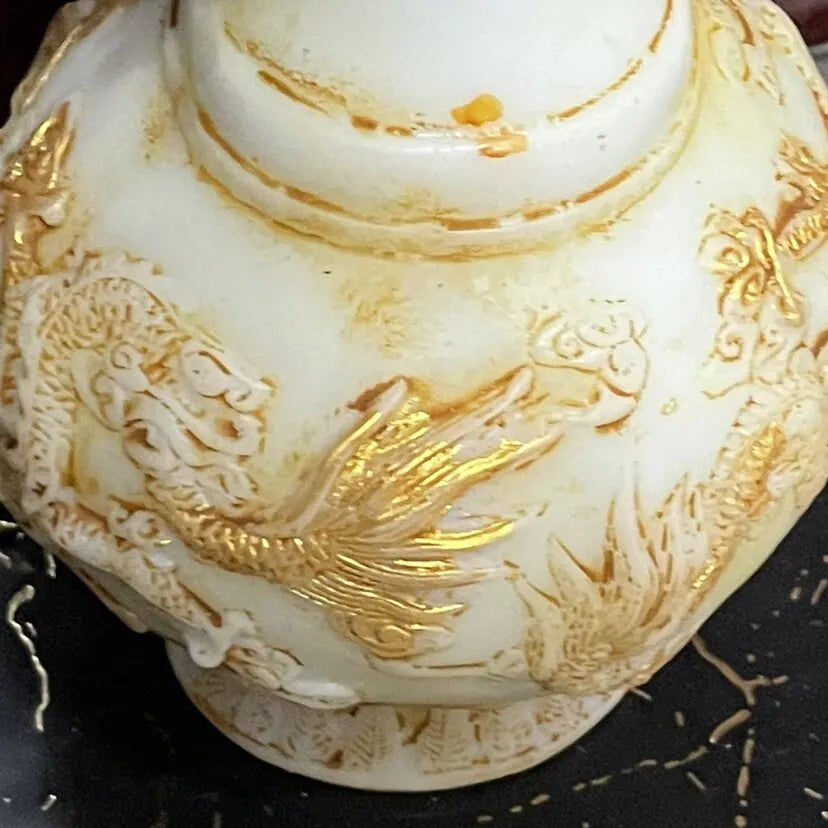 Qianlong Jade Carved and Gilded Dragon Reliefs Decorative Vase Ornament
