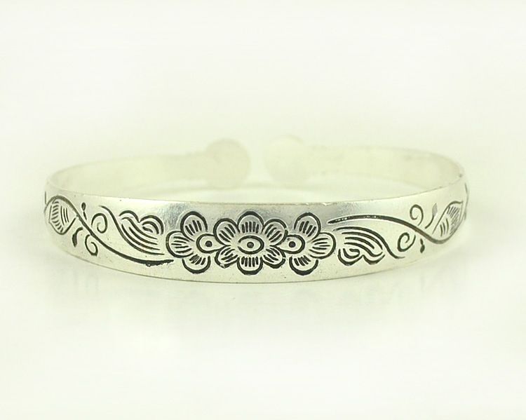 Handcrafted Tibetan Miao Silver Artisan Bracelet for Boho Fashion
