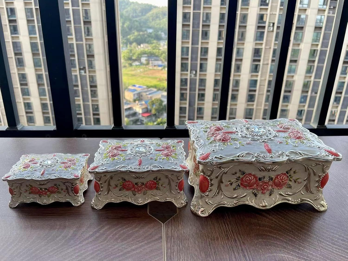 Ornate Pastoral-Style Jewelry Box – Velvet-Lined Gift for Girls & Women