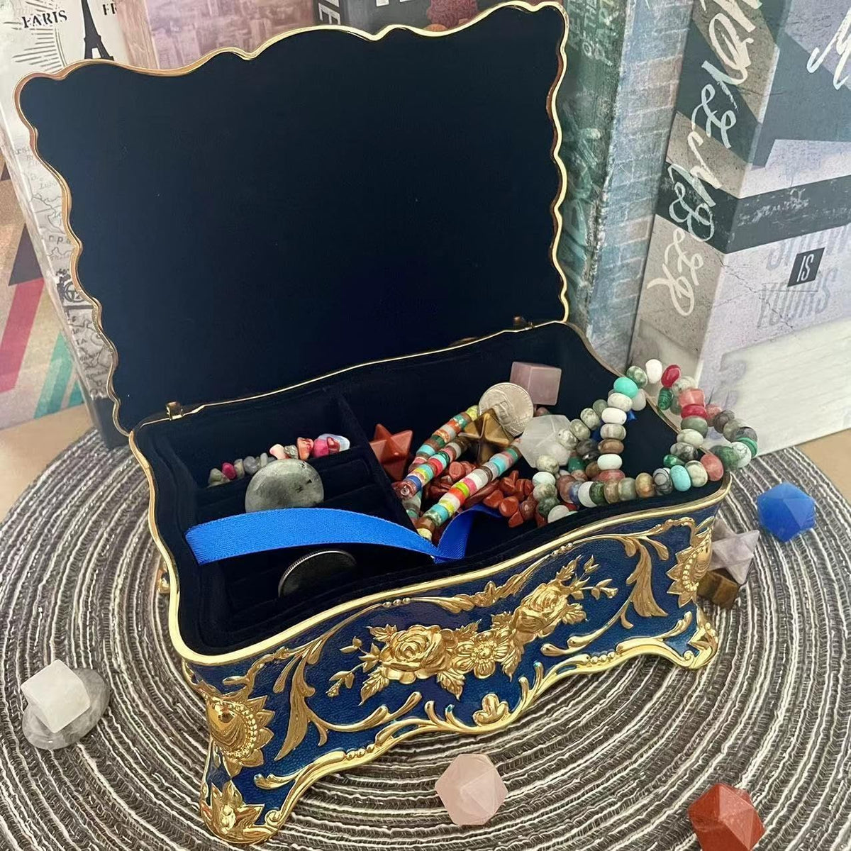 Ornate Pastoral-Style Jewelry Box – Velvet-Lined Gift for Girls & Women