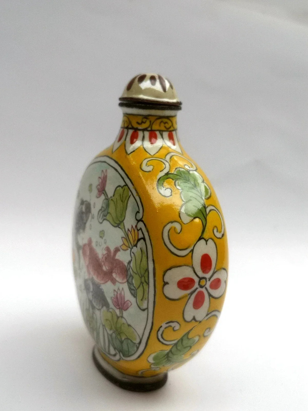 Collected Old China Cloisonné Fish & Lotus Snuff Bottle