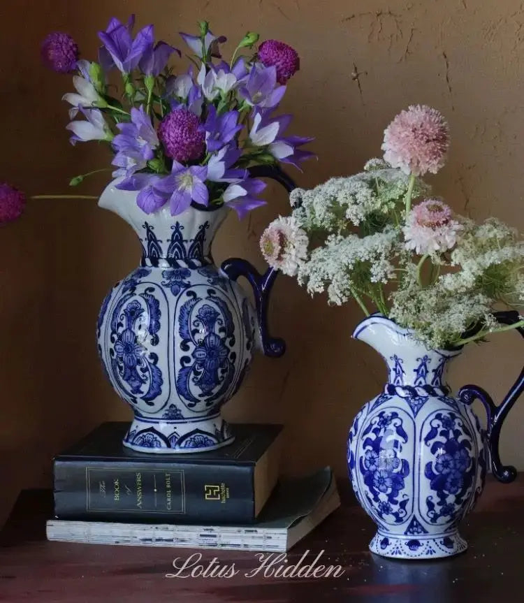 Exquisite Blue-and-White Porcelain Vase – Antique-Style Flower Container