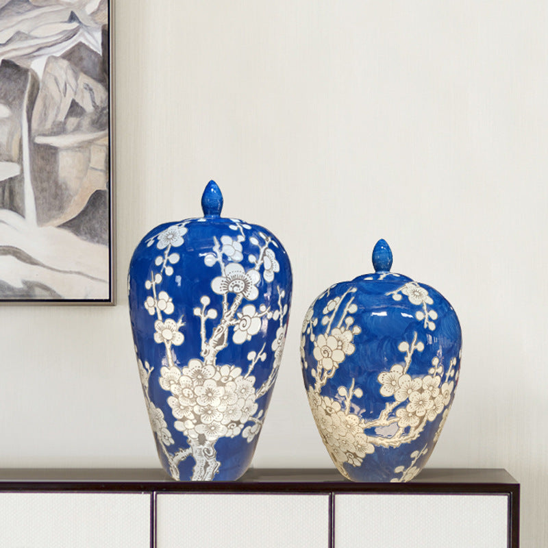 Chinese-style Decorative Blue-and-white Porcelain Vase With Gold Accents