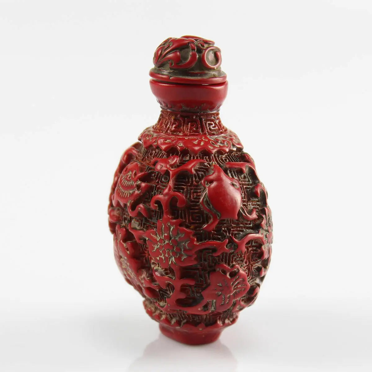 Coral‑Carved Flower & Fish Lucky Snuff Bottle – Chinese Collectible