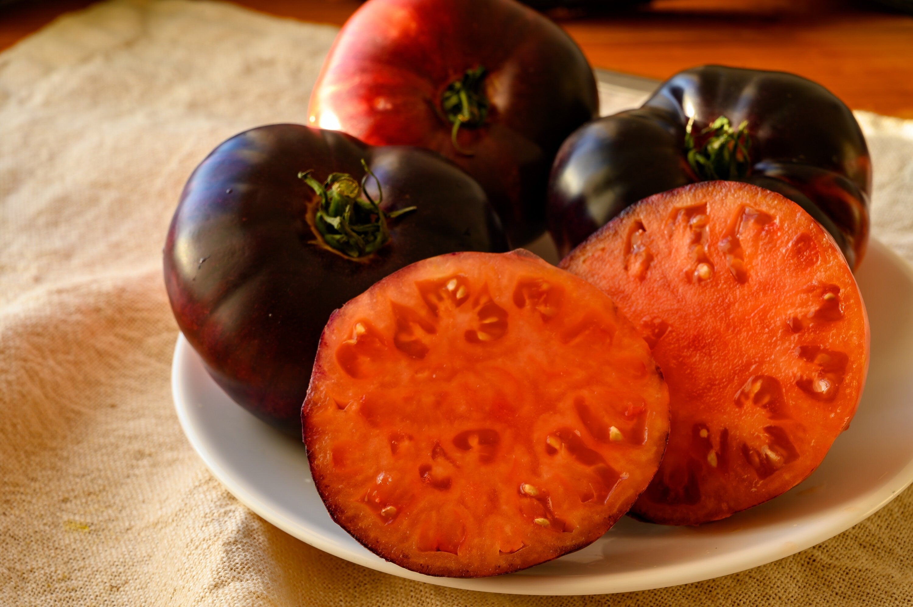 40 PURPLE CALABASH TOMATO Solanum Lycopersicum Indeterminate Heirloom Beefsteak Fruit Vegetable Seeds