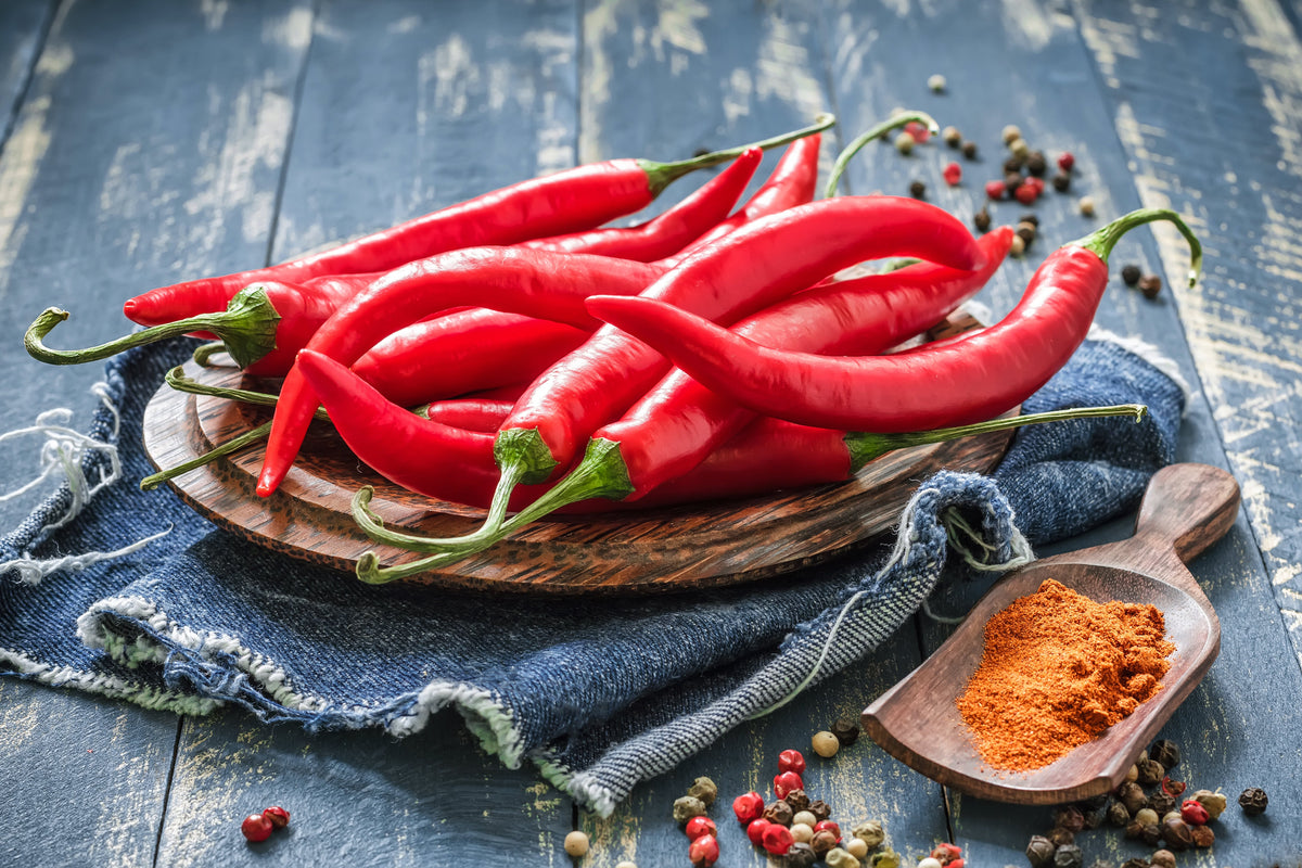 300 LONG Red CAYENNE PEPPER Hot Capsicum Annuum Vegetable Seeds